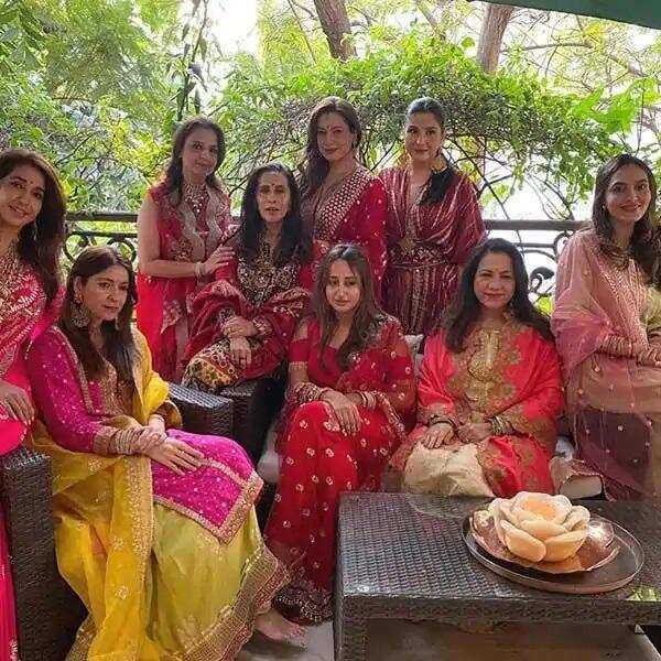 Karwa Chauth 2020: बॉलीवुड की इन अभिनेत्रियों ने ऐसे मनाया करवा चौथ का त्योहार, देखें तस्वीरें