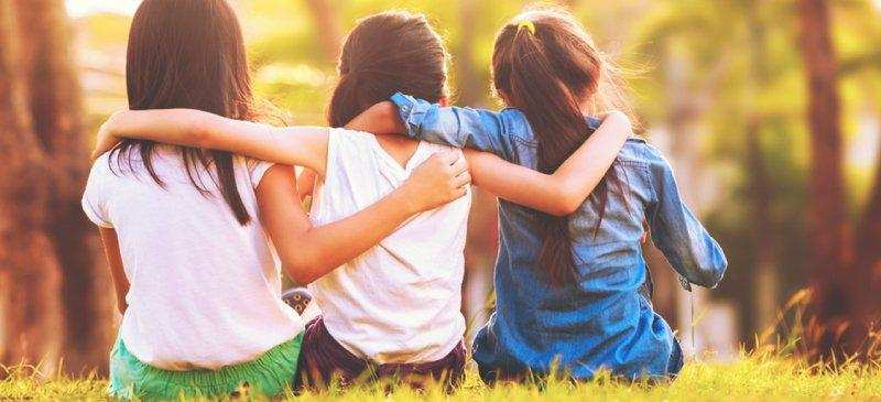 बचपन में दोस्तों के साथ बिताया समय बड़े होने पर देता है फायदे