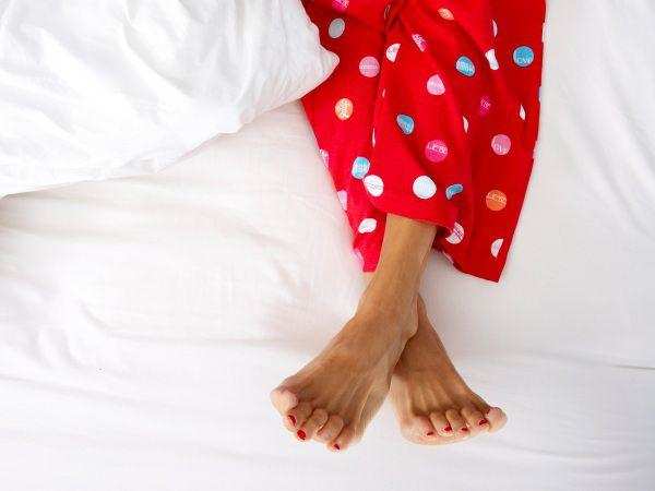 सुकून भरी नींद के साथ ही सेहत के लिए भी रात को ढ़ीले कपड़े पहनकर सोये