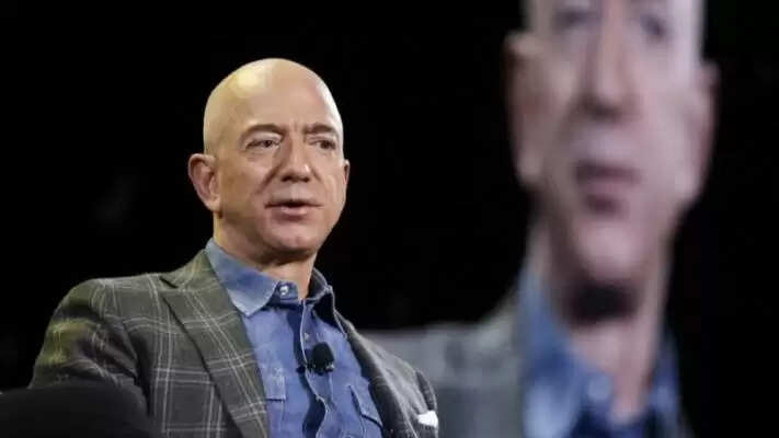 जेफ बेजोस ने CEO की भूमिका सौंपते ही अमेज़न ने नया अध्याय शुरू किया