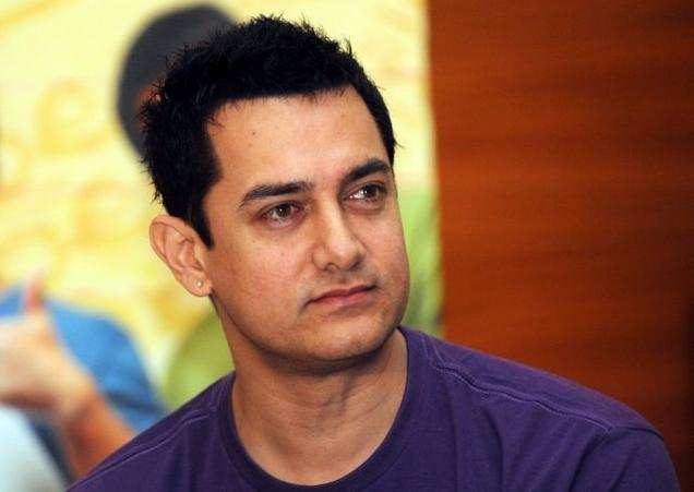 आमिर खान के बर्थडे पर पुरानी यादों में खोई माधुरी दीक्षित, इस अंदाज में किया ​विश