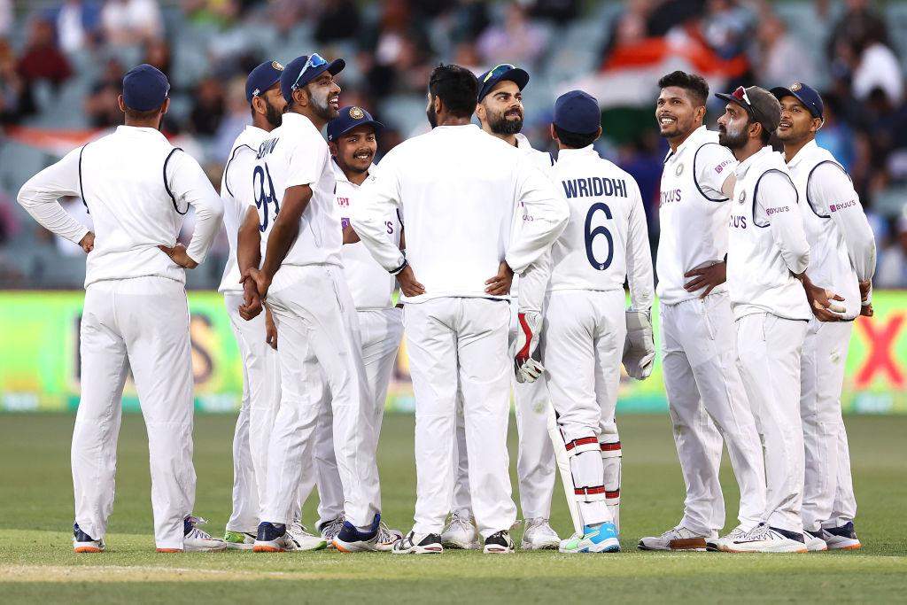 AUS VS IND: भारतीय खिलाड़ियों के लगातार चोटिल होने पर  फैंस ने हेड कोच Ravi Shastri को किया ट्रोल