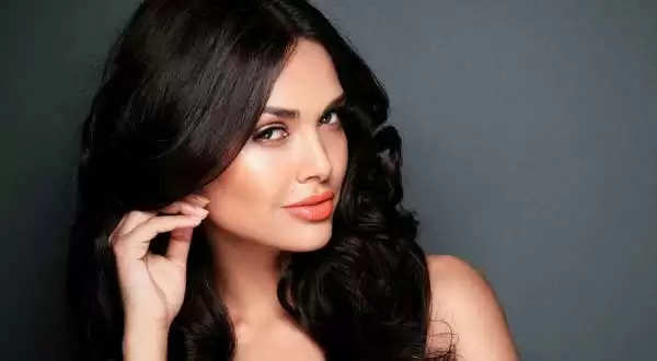 This is what Esha Gupta has to say after reading fake stories about her
