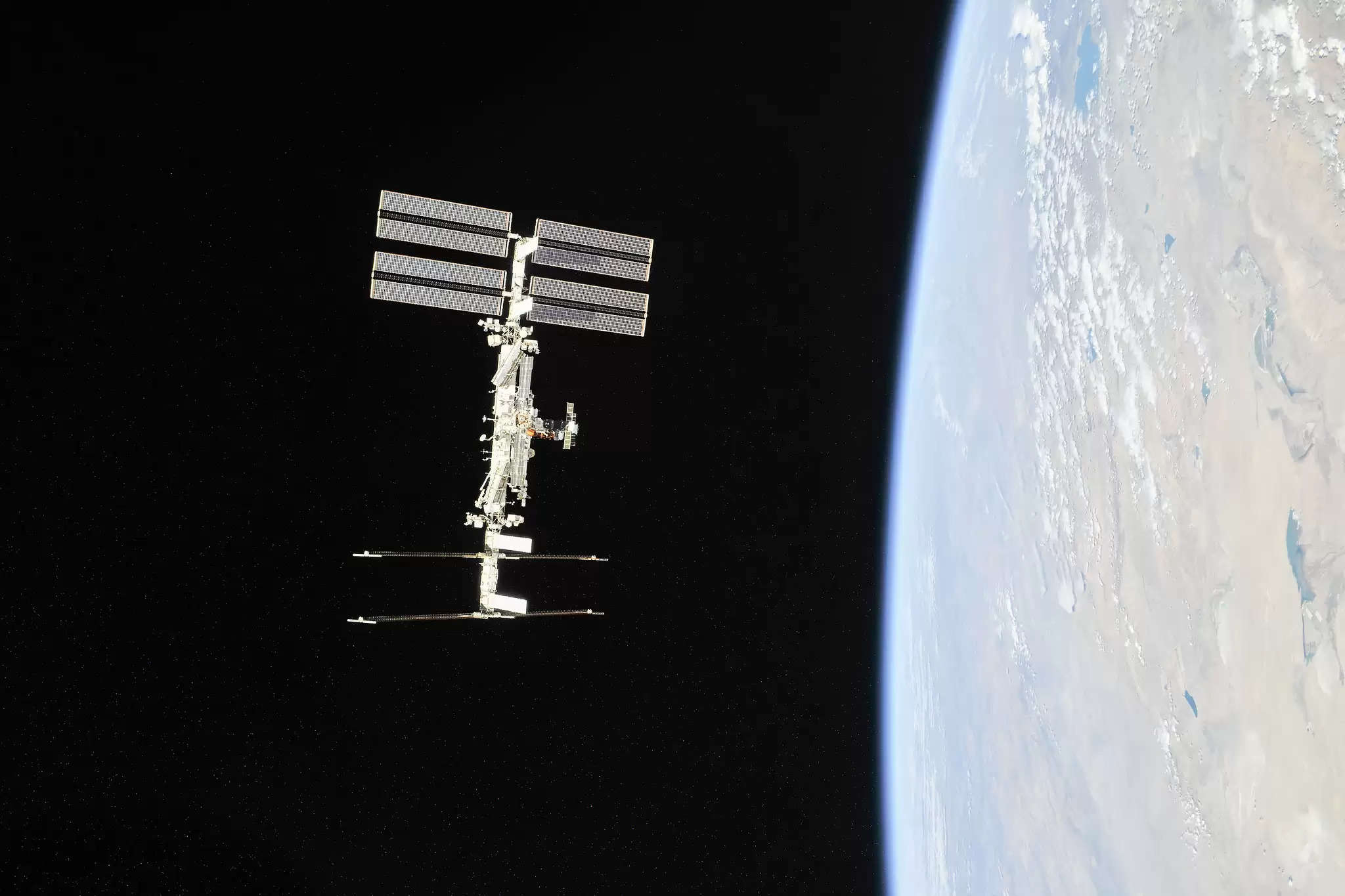 Space स्टेशन के लिए पहले निजी अंतरिक्ष यात्री मिशन के लिए Axiom के साथ नासा की साझेदारी,रिपोर्ट
