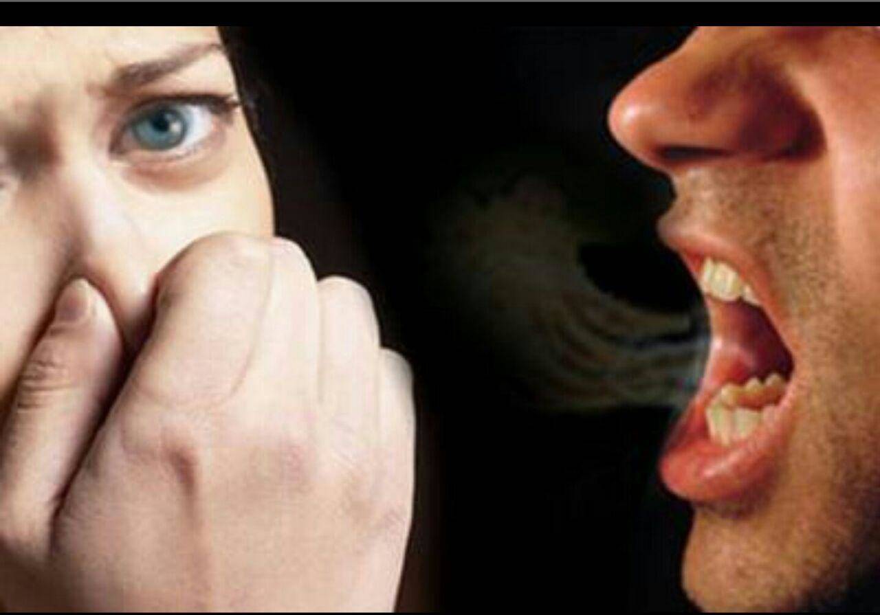 मुँह की बदबू से परेशान हैं तो जाने,  इससे बचने के 8 तरीके