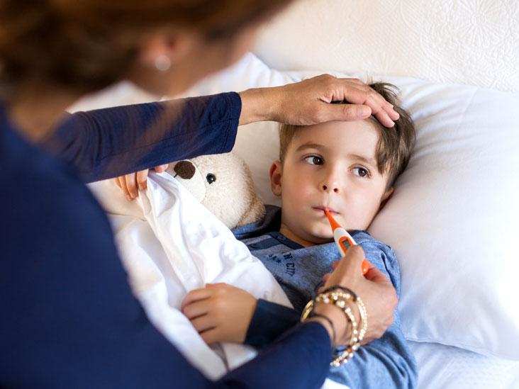 सर्दी—जुकाम की शिकायत में बच्चों के स्वास्थ्य को लेकर बरतें सावधानी