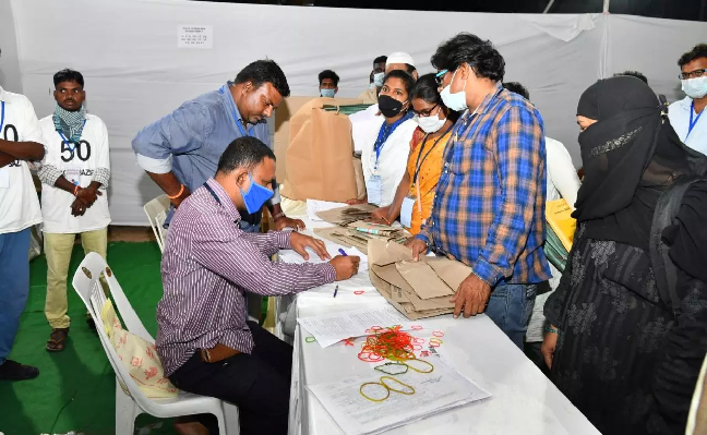 GHMC Election Results 2020: हैदराबाद चुनाव में TRS आगे, ओवैसी का दबदबा…….