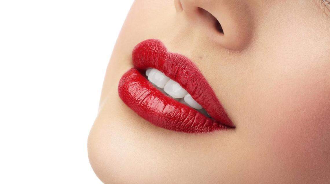 मुंह के छालों का कारण शरीर में गर्मी का बढना है, करें इसका घरेलू उपचार