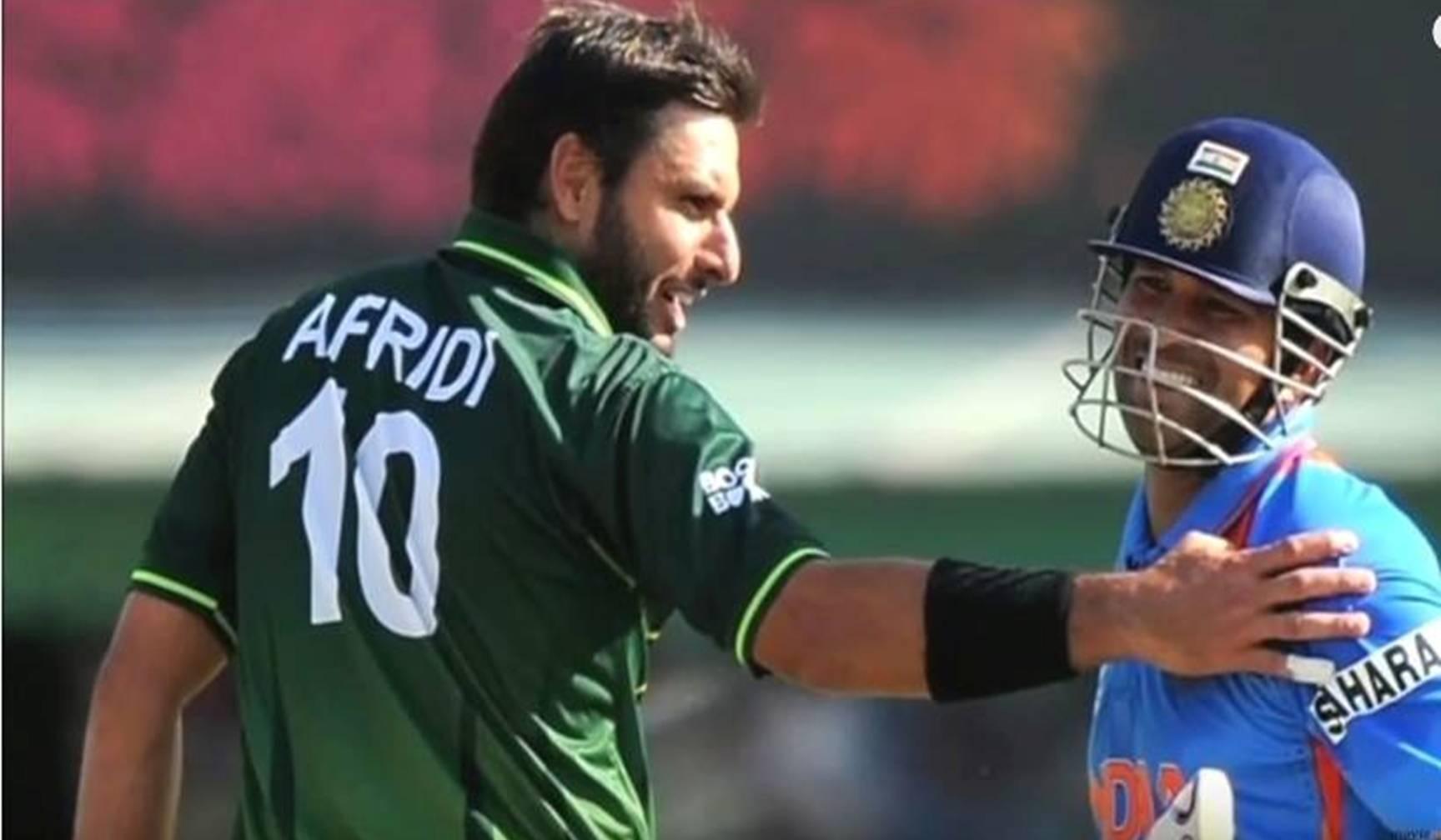 ऐसी दोस्ती भी देखने को मिल जाती है भारत- पाक क्रिकेटरों के बीच,  आप देखकर चकित रह जाएंगे