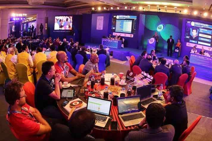 IPL Auction 2021: जानिए हर टीम के पर्स में कितना है पैसा और कितने खिलाड़ियों की खरीदने की जगह