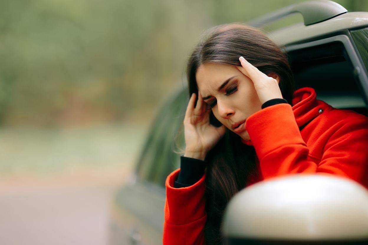 Tips: क्या गाड़ी चलाते समय आपका स्वास्थ्य खराब है? घरेलू तरीके से कैसे संभालें?