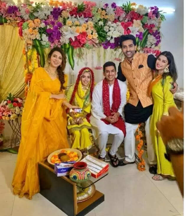 Sana Sayyad Wedding: टीवी अभिनेत्री सना सैयद कर रही निकहा, सामने आई हल्दी सेरेमनी की तस्वीरें