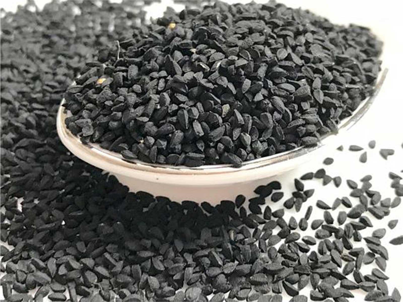 आखिर क्या है कलौंजी और क्यों है यह स्वास्थ्य के लिए बेहतर चीज़