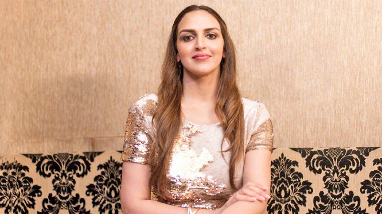 Esha Deol: बॉलीवुड में वापसी की तैयारी कर रही ईशा देओल, जल्द होगा फिल्म का ऐलान