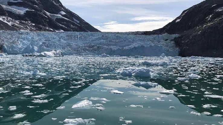 ग्रीन हाउस गैसो के प्रभाव से बदला आर्कटिक महासागर 