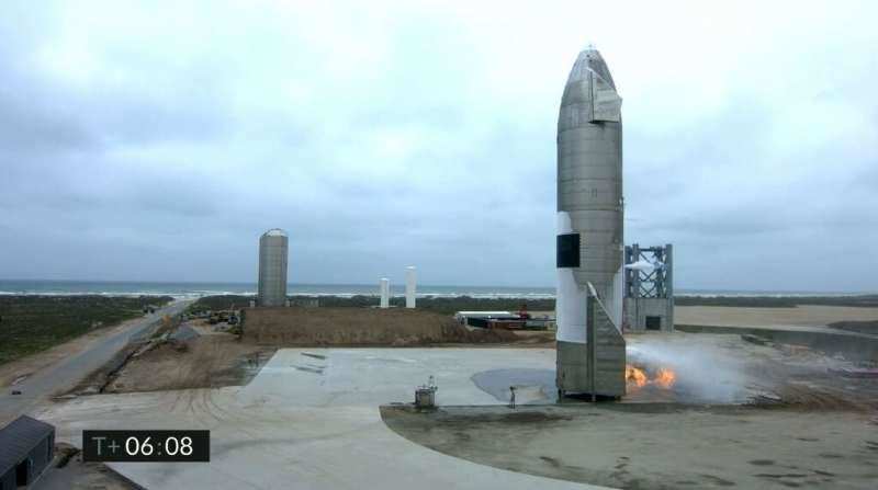 SpaceX स्टारशिप एसएन 15 रॉकेट प्रोटोटाइप चार असफल प्रयासों के बाद पहली सुरक्षित लैंडिंग की
