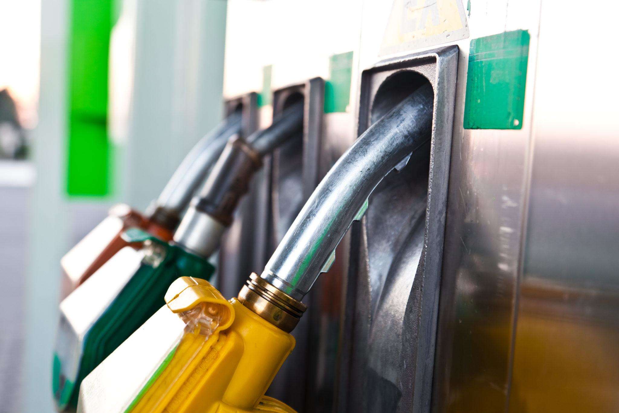 Commodity Prices: सोने फिर हुआ महंगा, पेट्रोल डीजल के दाम रहे स्थिर