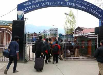 NIT-Srinagar बंद, छात्रों से हॉस्टल खाली करने को कहा गया