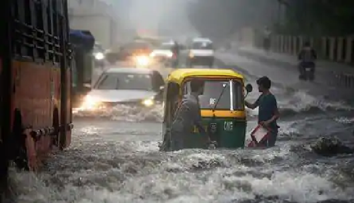 Weather Forecast: आधे भारत में आंधी तूफान के साथ भारी बारिश का अलर्ट जारी…