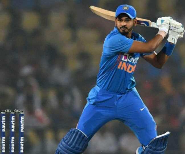 Shreyas Iyer ने तोड़ा इस दिग्गज का रिकॉर्ड, इंग्लैंड के खिलाफ भारतीय धरती पर किया ये  कमाल