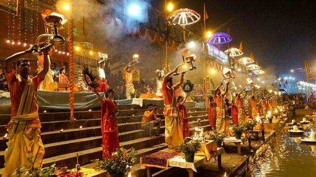 Dev deepawali katha: कार्तिक पूर्णिमा के दिन ही क्यों मनाते हैं देव दीपावली, जानिए यहां