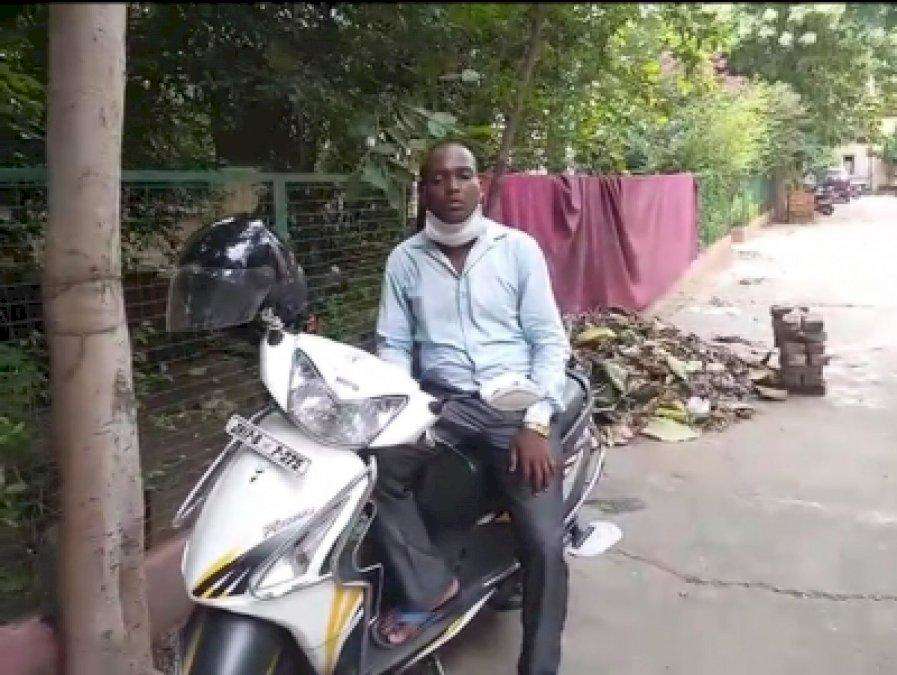 Jharkhand :  पत्नी को परीक्षा दिलाने पति ने साढ़े 11 सौ किमी स्कूटी चलाई