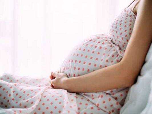 Pregnancy: गर्भावस्था के दौरान कार चलाना और सीट बेल्ट बांधना कितना उचित है,समझें