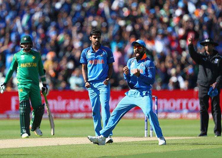 IND vs PAK Final: पाकिस्तान की सधी शुरुआत, भारत की गेंदबाजी बेअसर