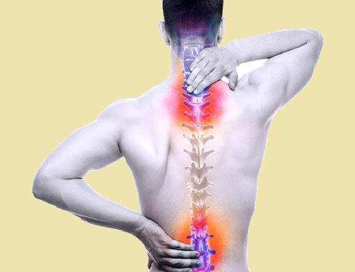 Back pain: पीठ दर्द से पीड़ित? इससे छुटकारा पाने के लिए जानिए घरेलू उपाय