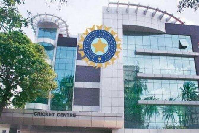 IPLसे पहले जानिए चौंकाने वाला सच, 400 मैच आधिकारियों को BCCI ने अब तक नहीं दिया पैसा