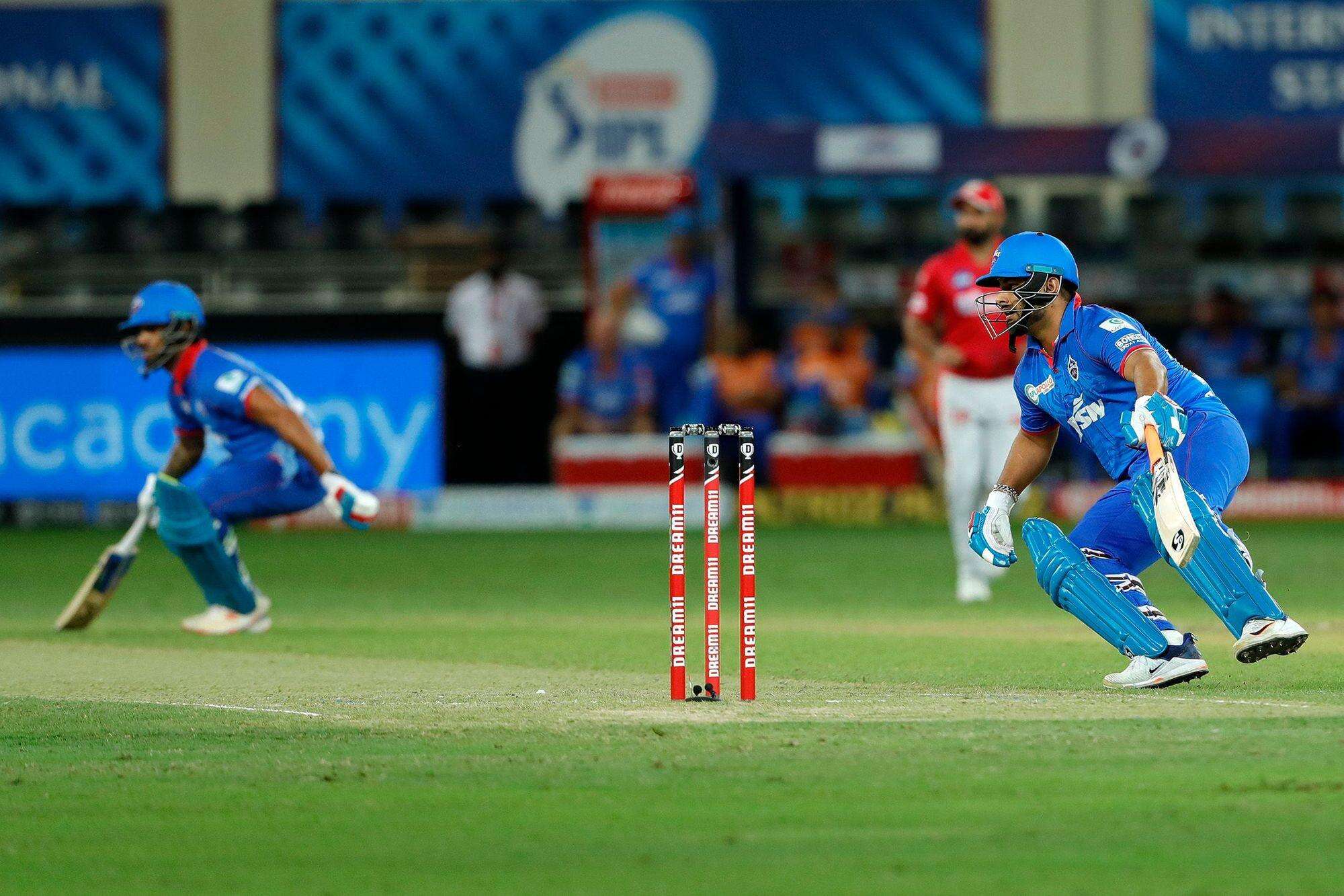 IPL 2020 KXIP vs DC : शिखर धवन ने जड़ा  शतक, दिल्ली ने पंजाब को दिया 165 का लक्ष्य