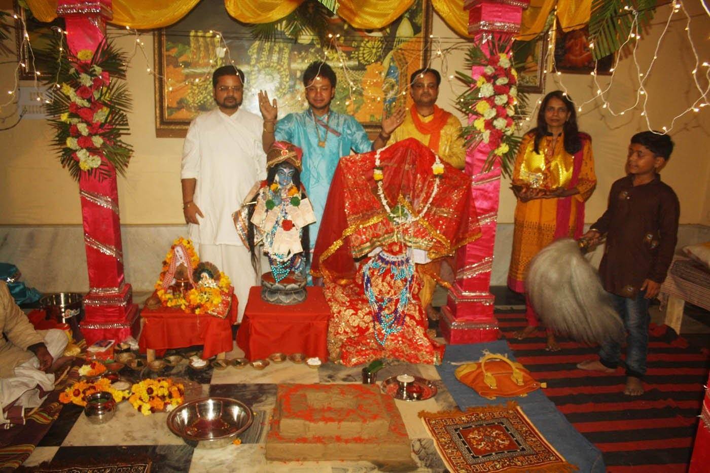 Tulsi vivah vidhi: घर में रहकर कैसे करें तुलसी विवाह, जानिए सरल विधि और नियम