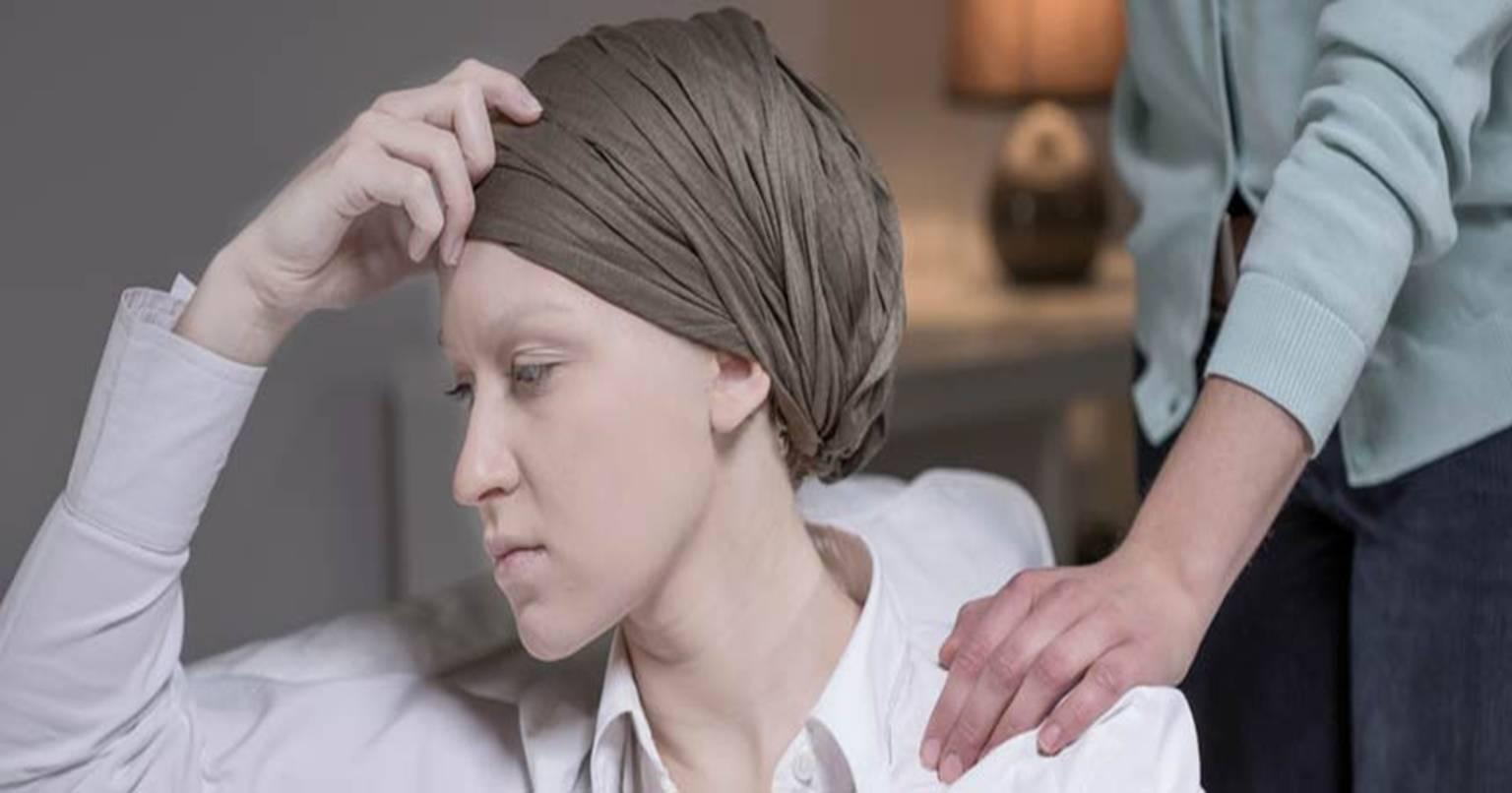 अब कैंसर के इलाज के दौरान ना घबराएं…क्योंकि आ गई है “कूलिंग कैप”, जो आपके बाल झड़ने से रोकेगी