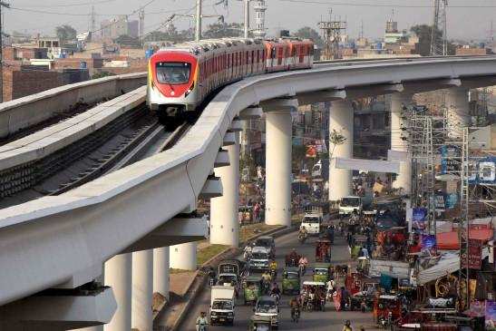 Pakistan ने शुरू की पहली कमर्शियल मेट्रो ट्रेन सेवा