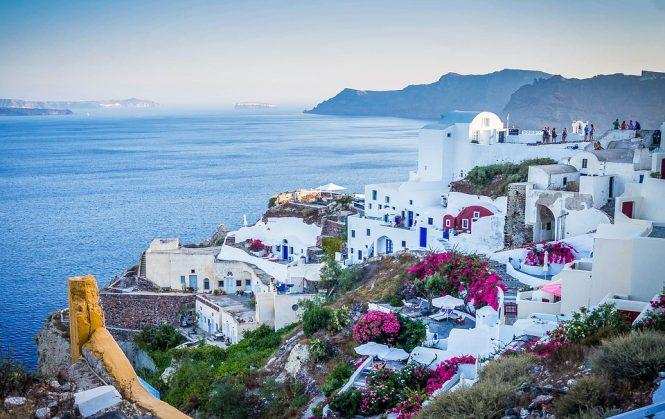 Travel: कोविद-नकारात्मक पर्यटक ग्रीस की यात्रा कर सकते हैं