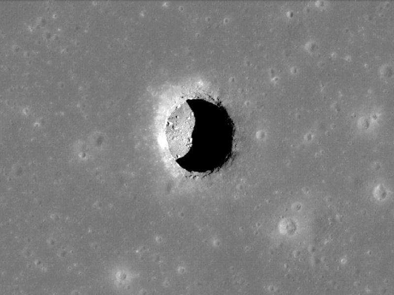 जापान ने चंद्रमा पर खोजी एक विशालकाय गुफा