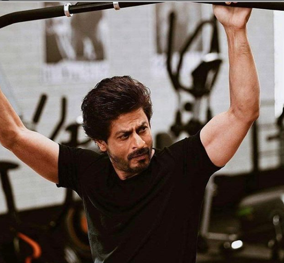 शाहरुख की फ्लॉप फिल्मों पर गौरी खान ने दिया किंग को नया ऑफर