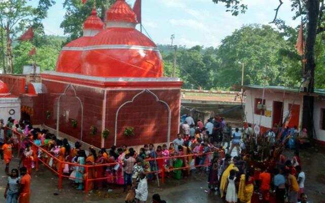 खंडित शिवलिंग की इस मंदिर में 150 सालों से जा रही है पूजा, जानें क्या है इसका रहस्य