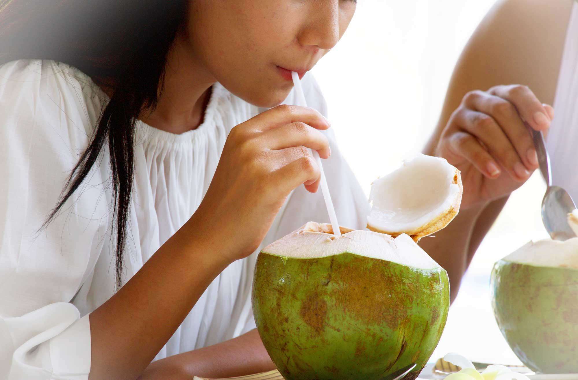 गर्भावस्था के दौरान नारियल पानी पीने के ये हैं फायदे
