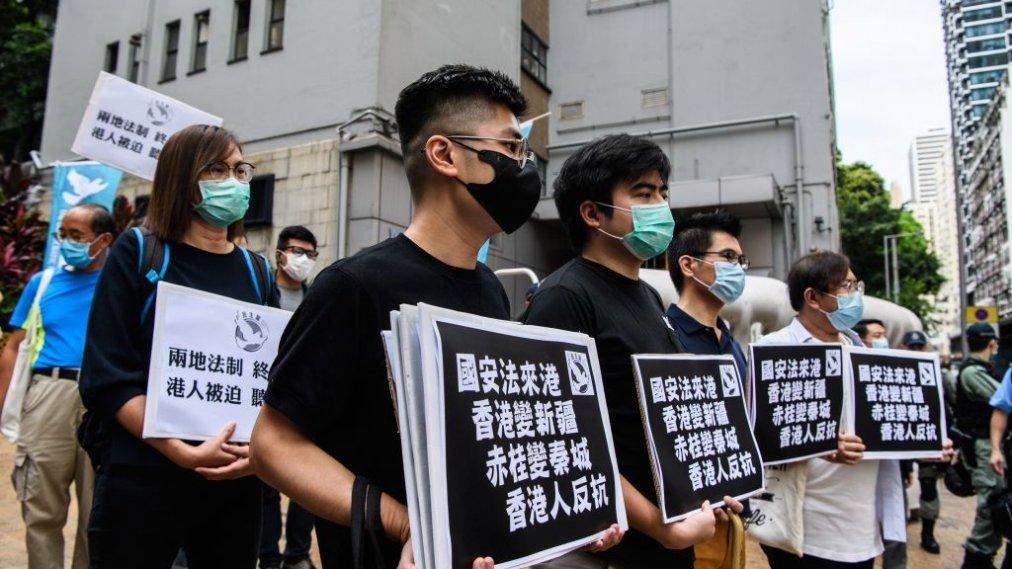 हांगकांग में प्रदर्शनों को हवा देने वाले प्रोफेसर को हटाया, चार लोग गिरफ्तार