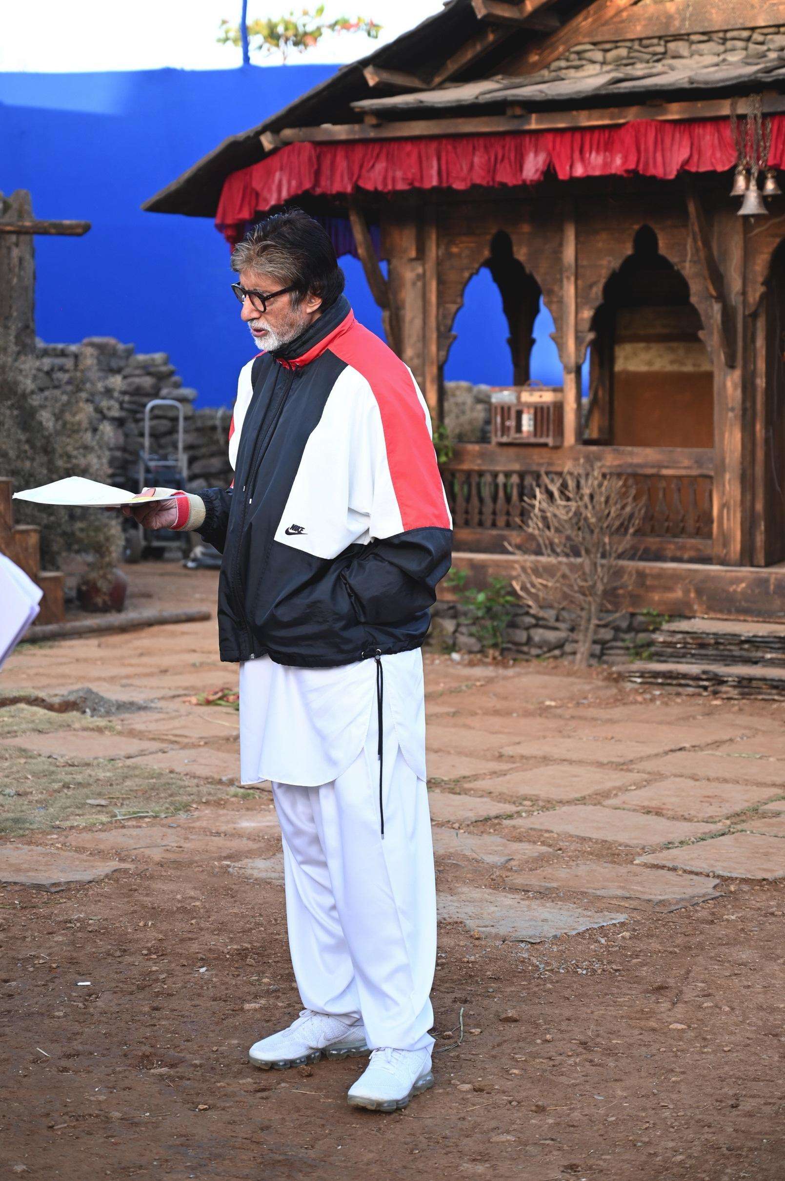एक बार फिर अमिताभ बच्चन ने दिखाई दरियादिली, कोरोना काल में की मदद
