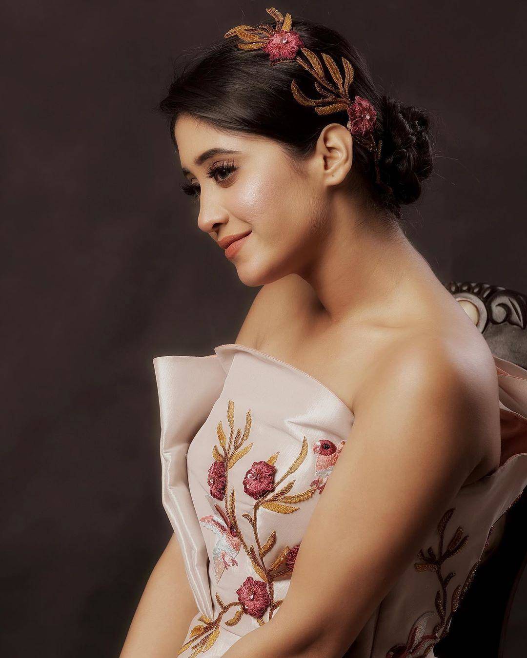 हिना खान की बेटी करेंगी Cannes 2020 के रेड कारपेट पर एंट्री