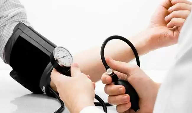 Blood pressure: रक्तचाप रोग कितने प्रकार के होते हैं? लक्षण क्या हैं?
