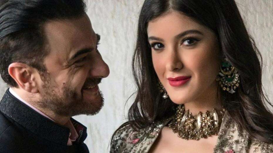 Shanaya Kapoor: संजय कपूर की बेटी शनाया कपूर को लॉन्च कर रहे करण जौहर, लोग बोले नेपोटिज्म का देवता