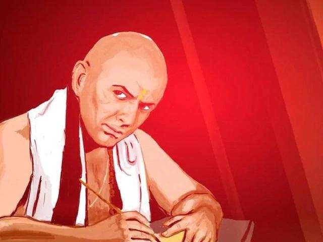 Chanakya Niti: चाणक्य अनुसार घर को स्वर्ग बनाने के लिए ये चीजें है जरूरी