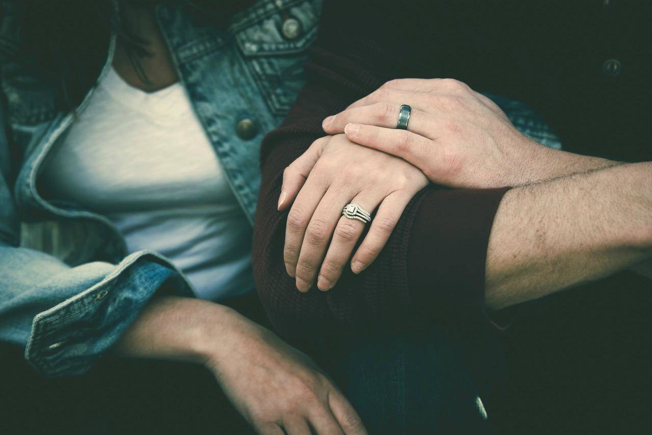 Relationship: मनोवैज्ञानिकों का कहना है कि कड़वाहट के बावजूद कुछ शादियां टूटती नहीं हैं