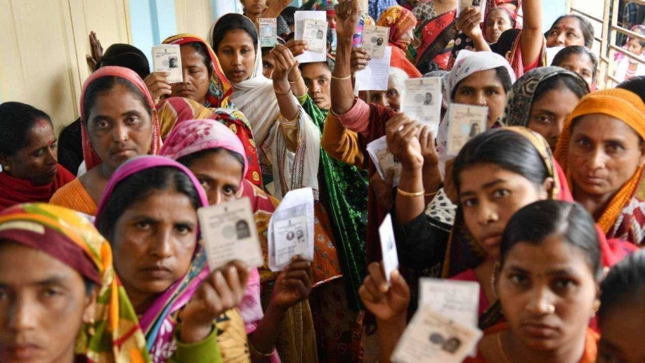 Bengal Election : सोशल मीडिया पर मतदाताओं को लुभाने में जुटे राजनीतिक दल