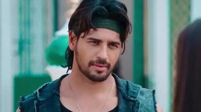 Sidharth Malhotra: थाडम के रीमेक से सिद्धार्थ मल्होत्रा की हुई छुट्टी, इस हैंडसम हंक की हुई एंट्री