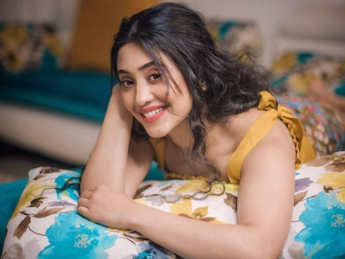 Skin Care: त्वचा को चमकदार बनाने के लिए सोने से पहले इन ब्यूटी टिप्स का पालन करें