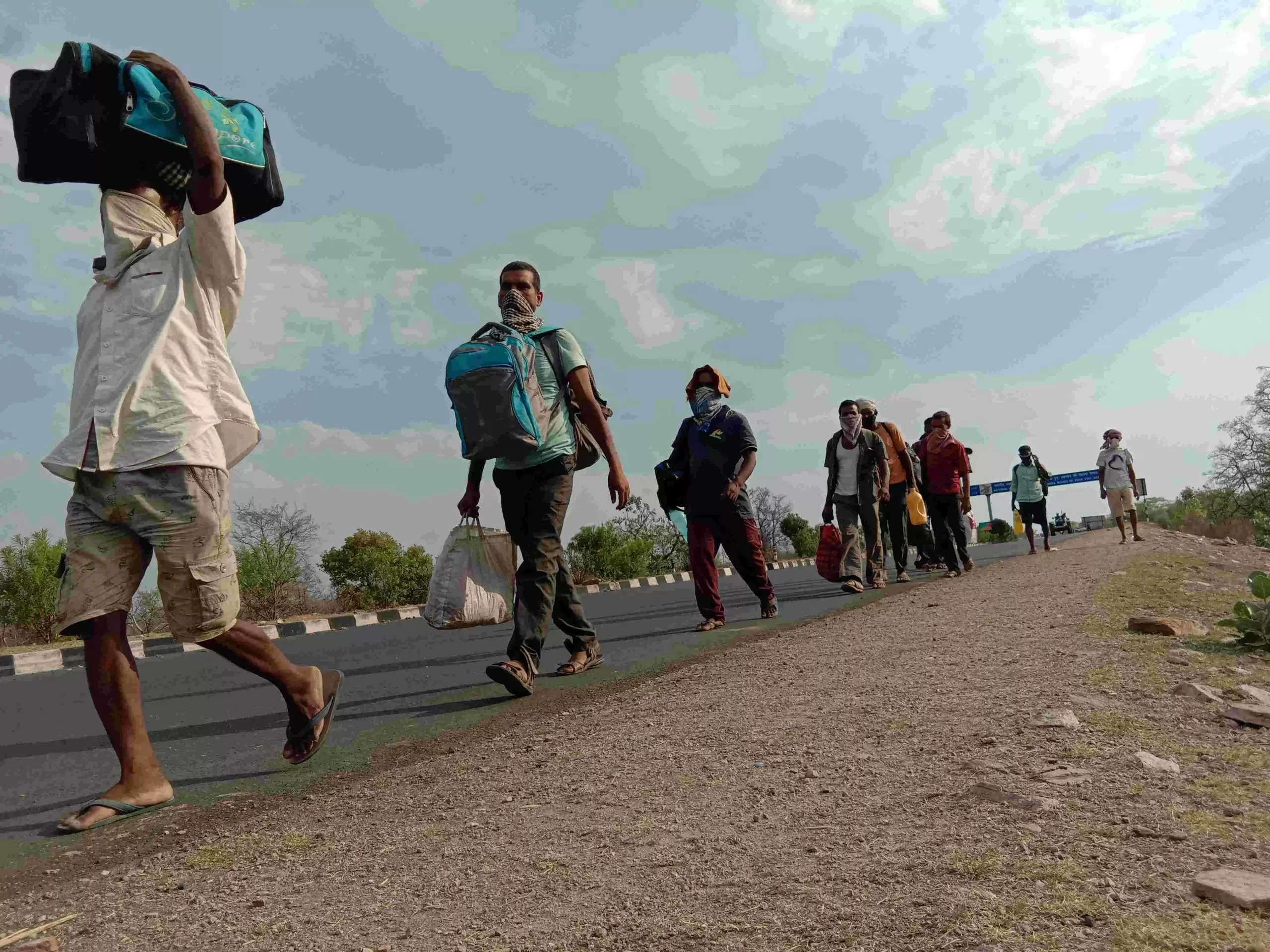 Migrant Labourers:कोरोना में भूखे न रहे मजदूर,सुप्रीम कोर्ट ने दिए निर्देश